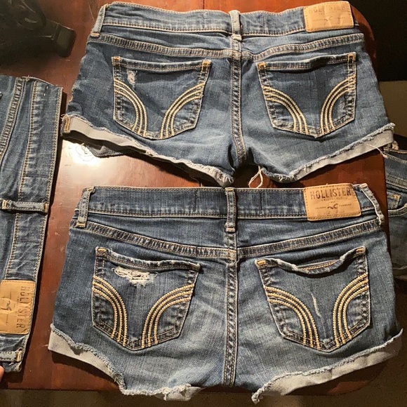Bundle of Hollister low rise shorts - Picture 4 of 6